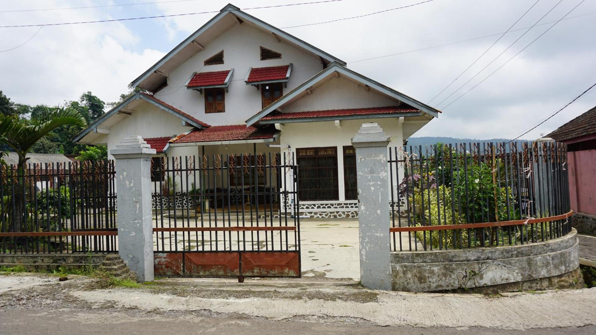 Spot On 93943 Sakinah Homestay Bromo Syariah Near Rest Area Wringinanom Маланг Екстериор снимка